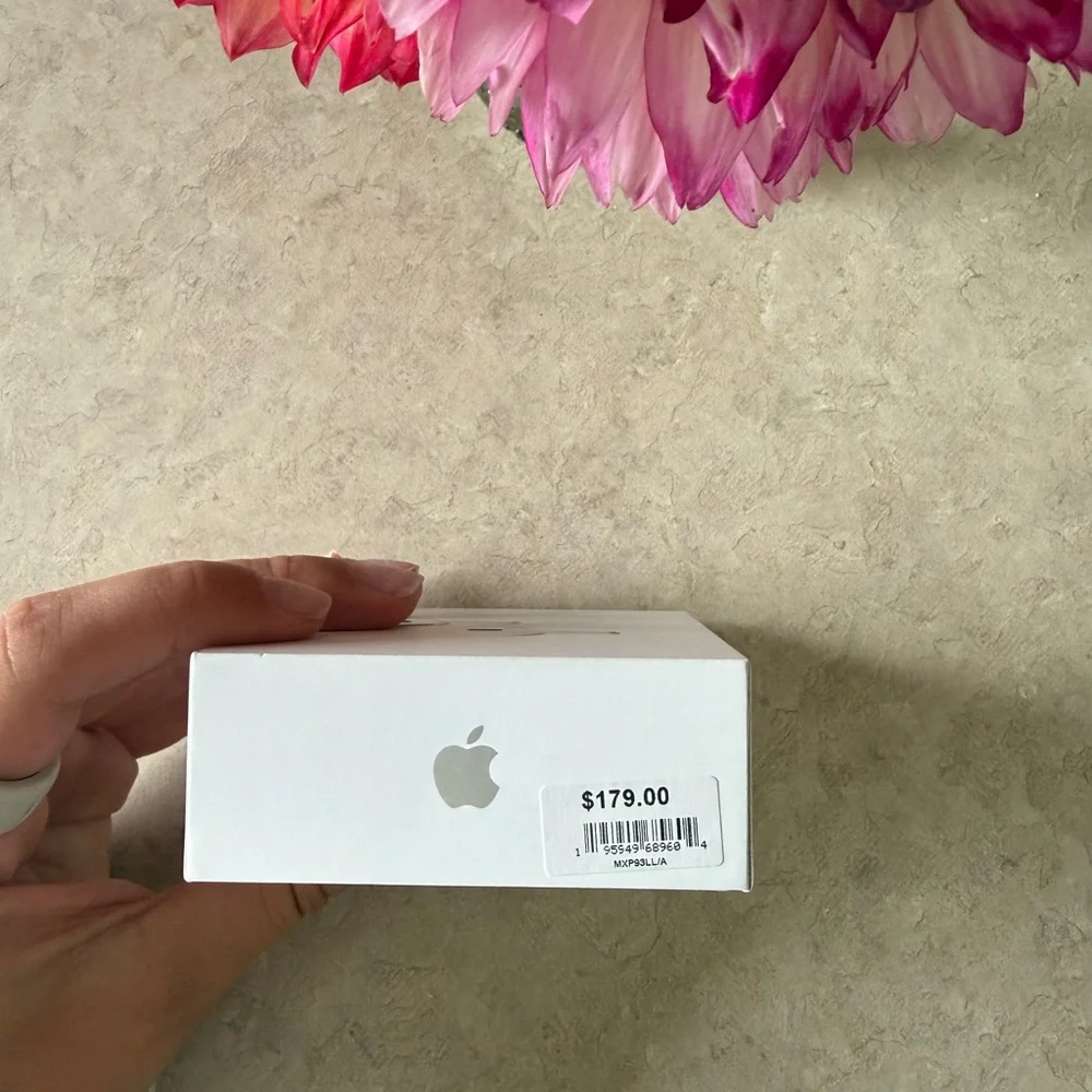 Apple White Earbuds Wireless Earbud Headphones
